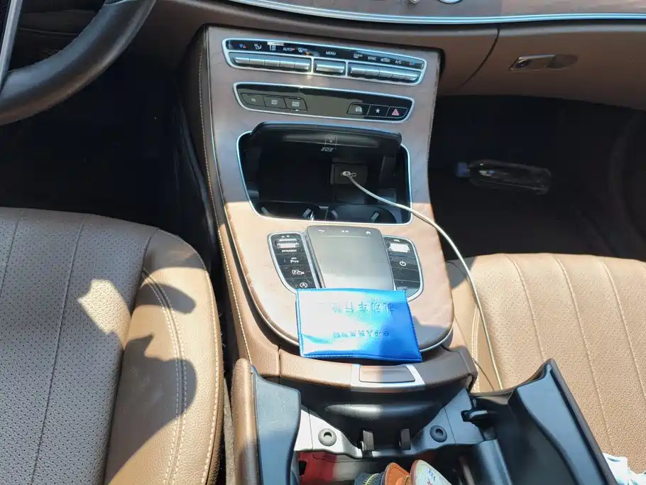 Mercedes-Benz E-Class 2023 — фото 16