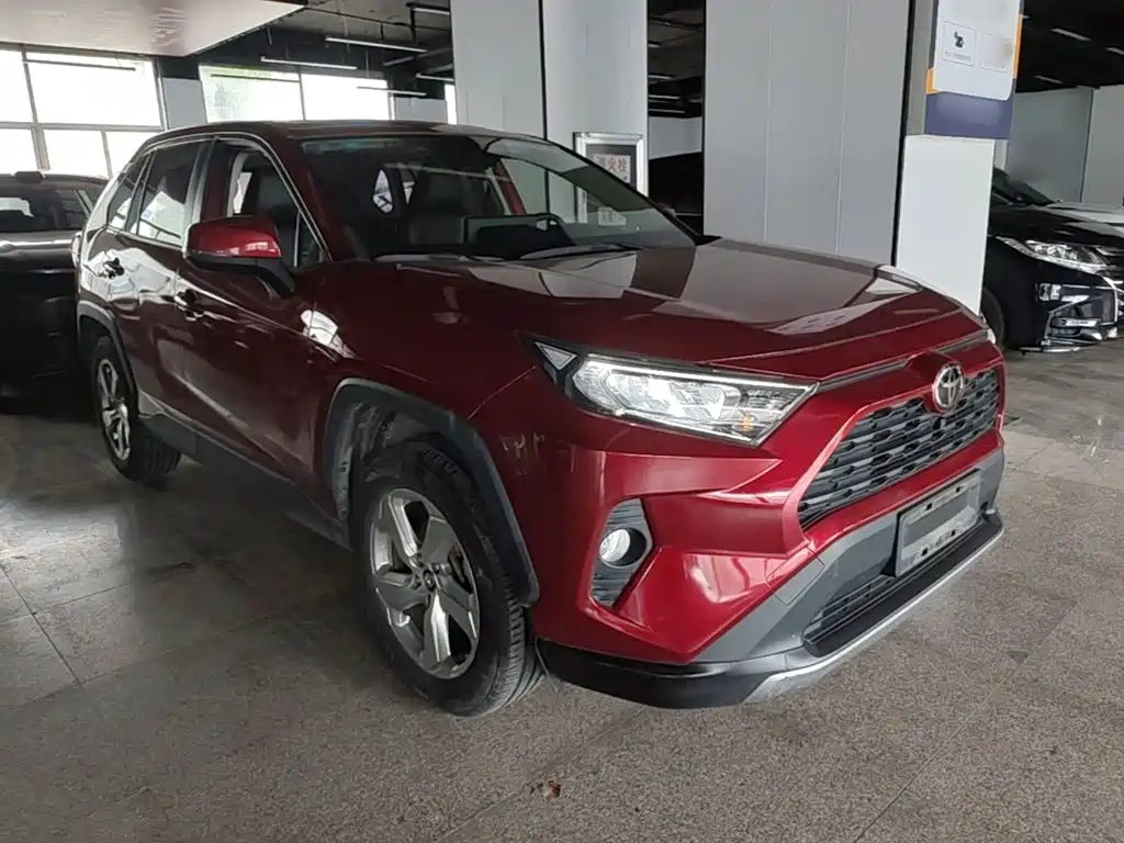 Toyota RAV4 2019 — фото 4