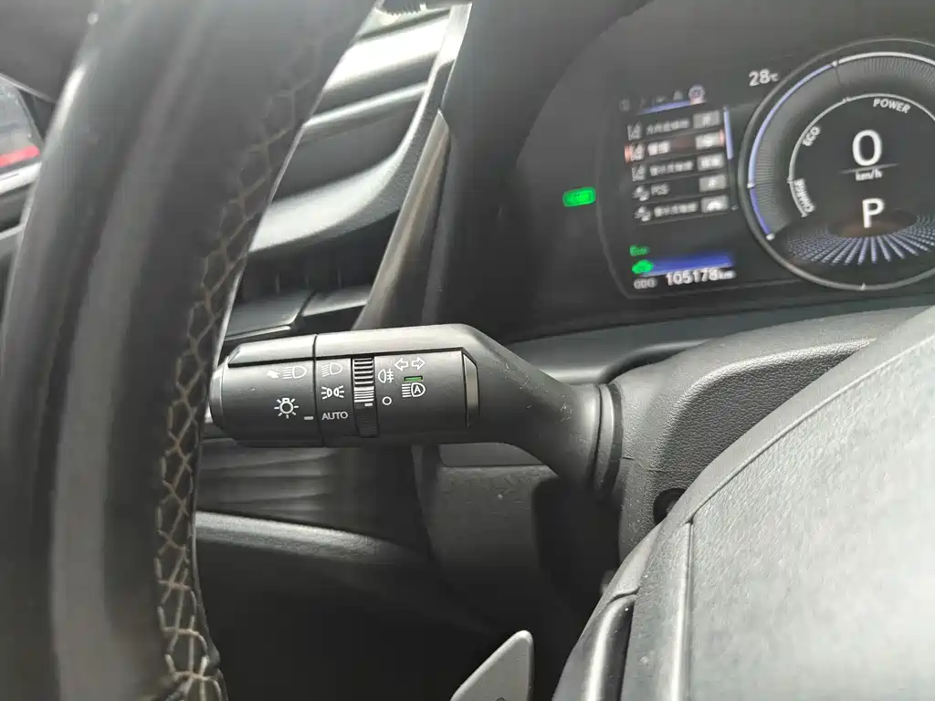 Lexus ES 2018 — фото 18