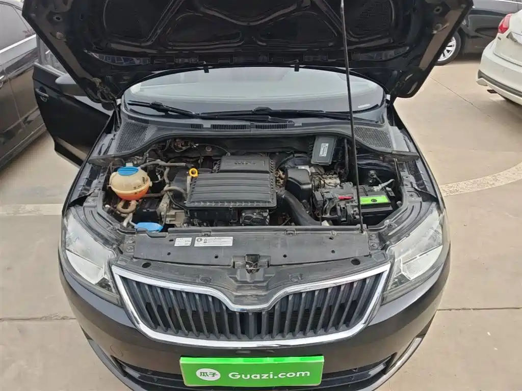Skoda Rapid 2015 — фото 20