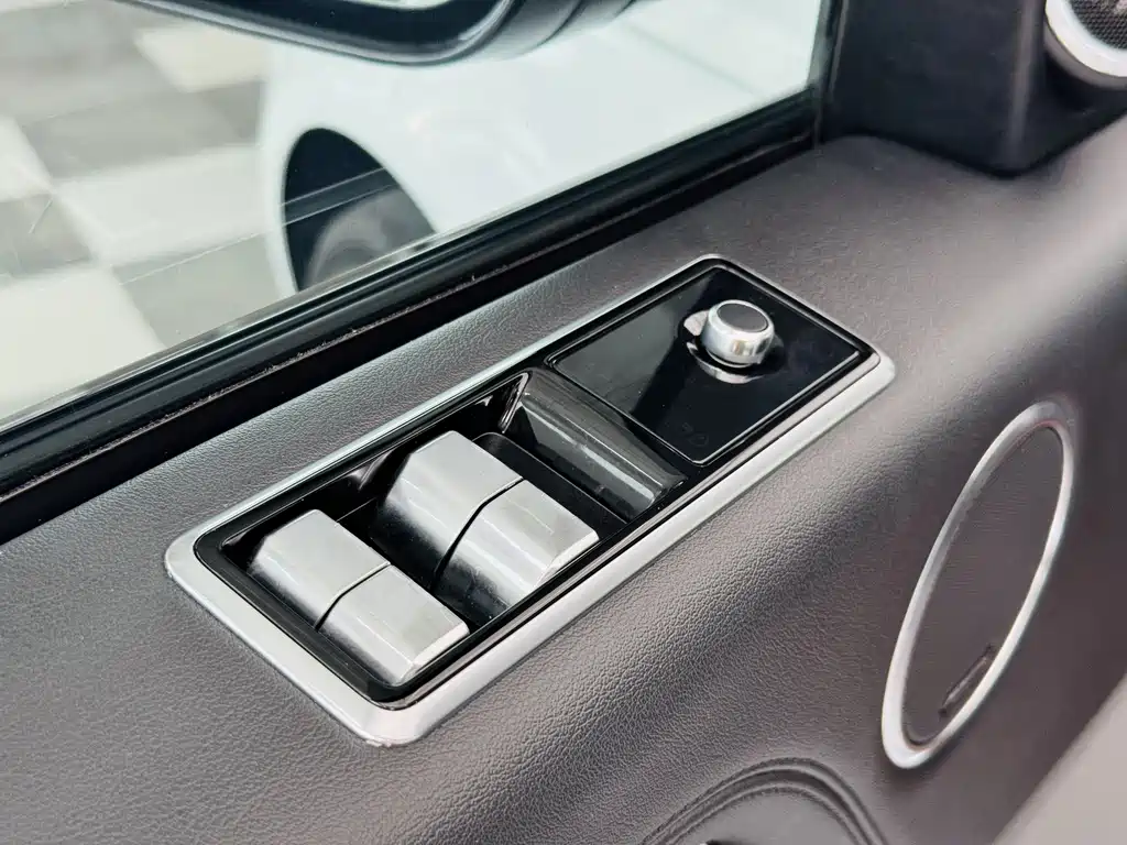 Land Rover Range Rover 2021 — фото 17
