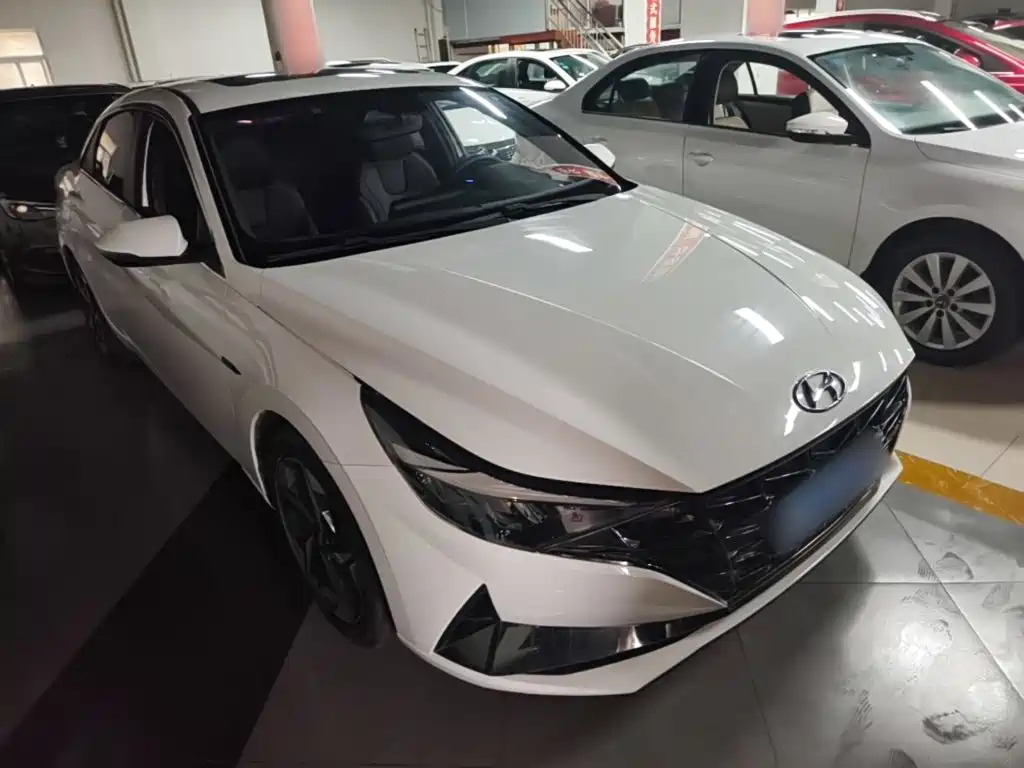 Hyundai Elantra 2023 — фото 4