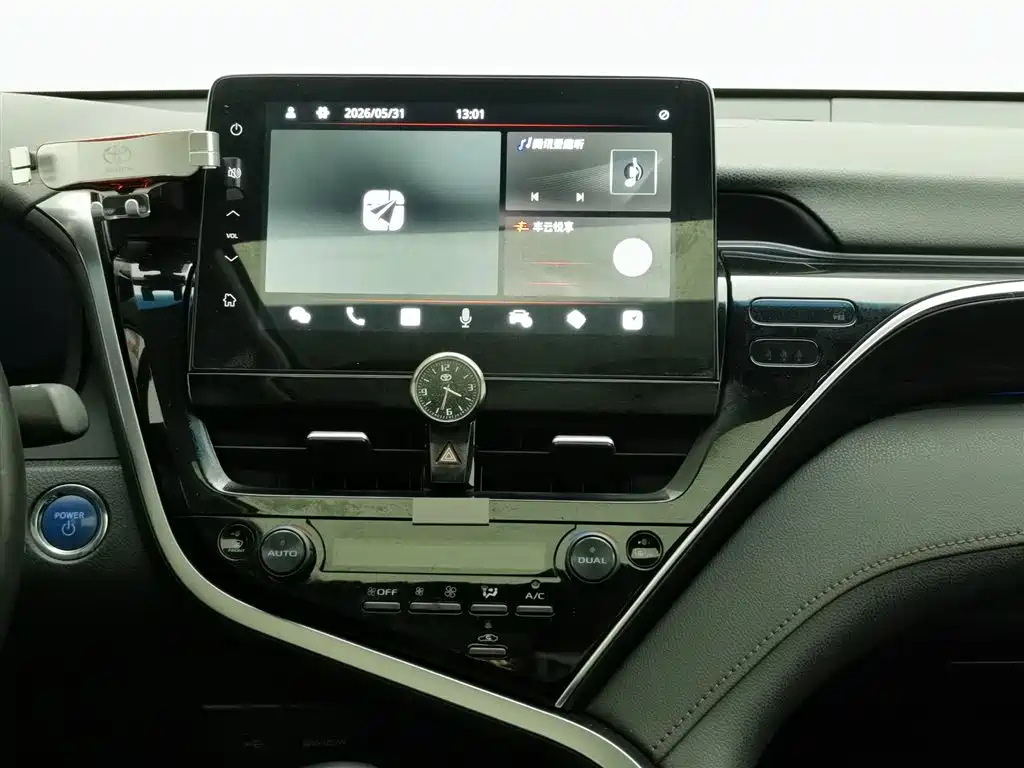 Toyota Camry 2021 — фото 12