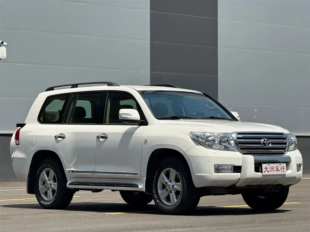 Toyota Land Cruiser 2010 — фото 4