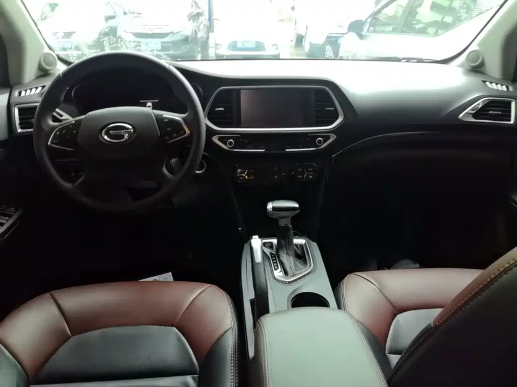 GAC Motor Trumpchi GS4 2015 — фото 10