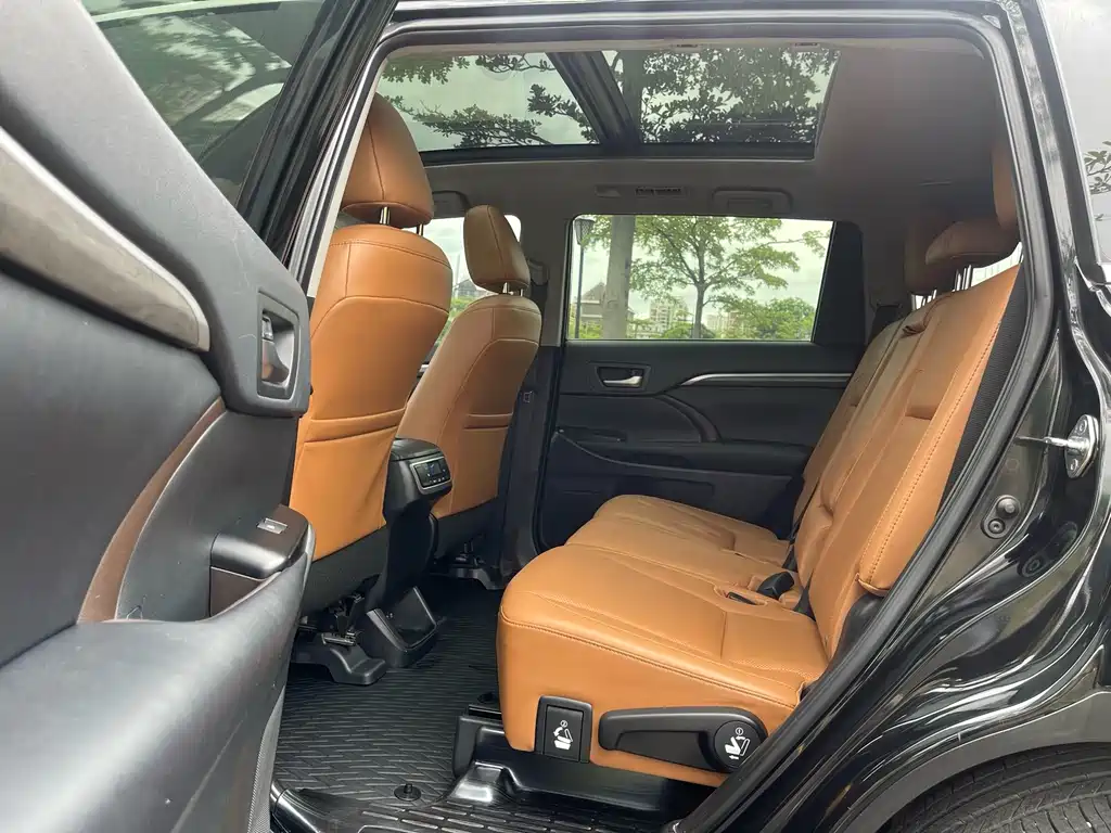 Toyota Highlander 2020 — фото 15