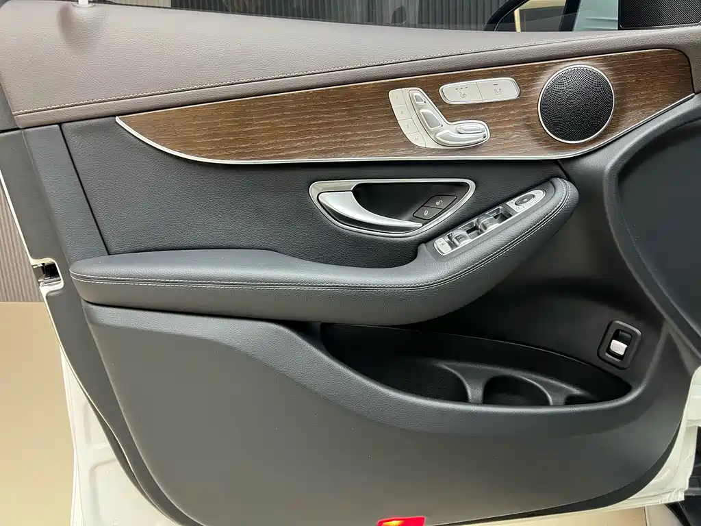 Mercedes-Benz GLC 2022 — фото 13