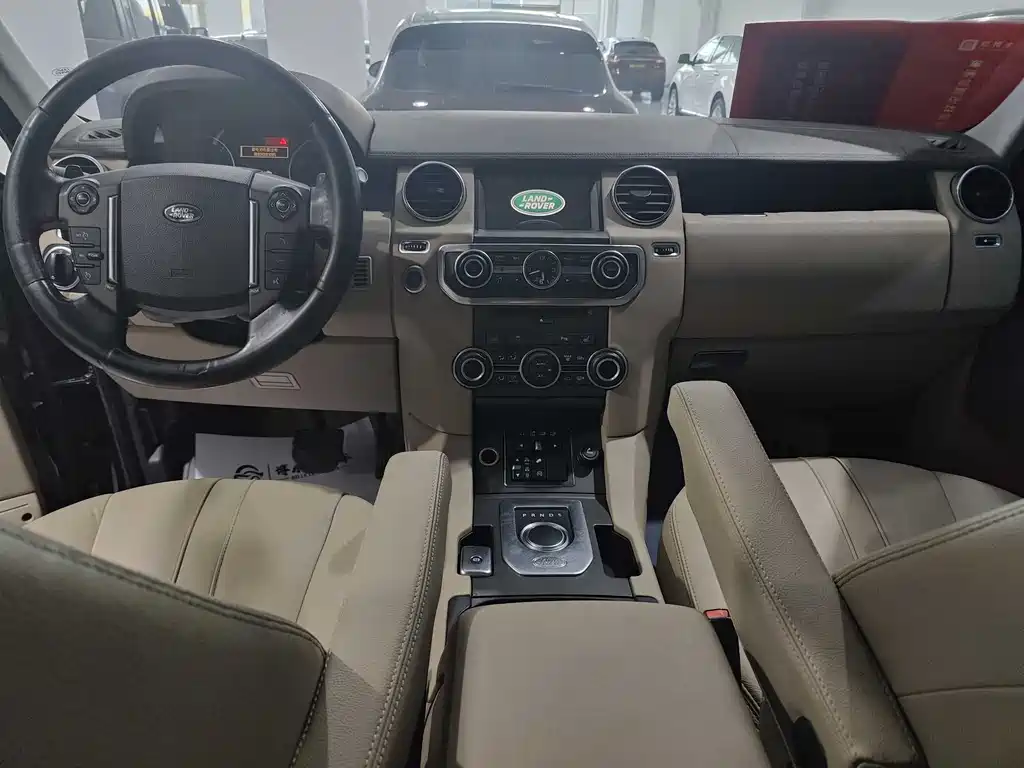 Land Rover Discovery 2015 — фото 15