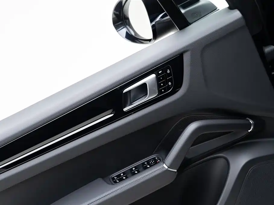 Porsche Cayenne 2021 — фото 16