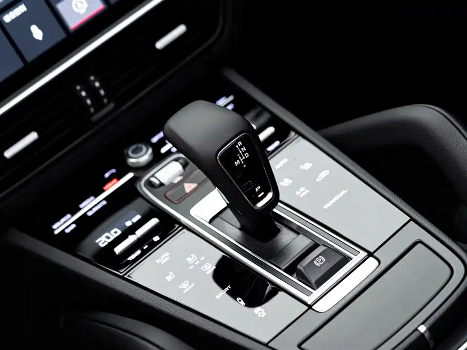 Porsche Cayenne 2021 — фото 15