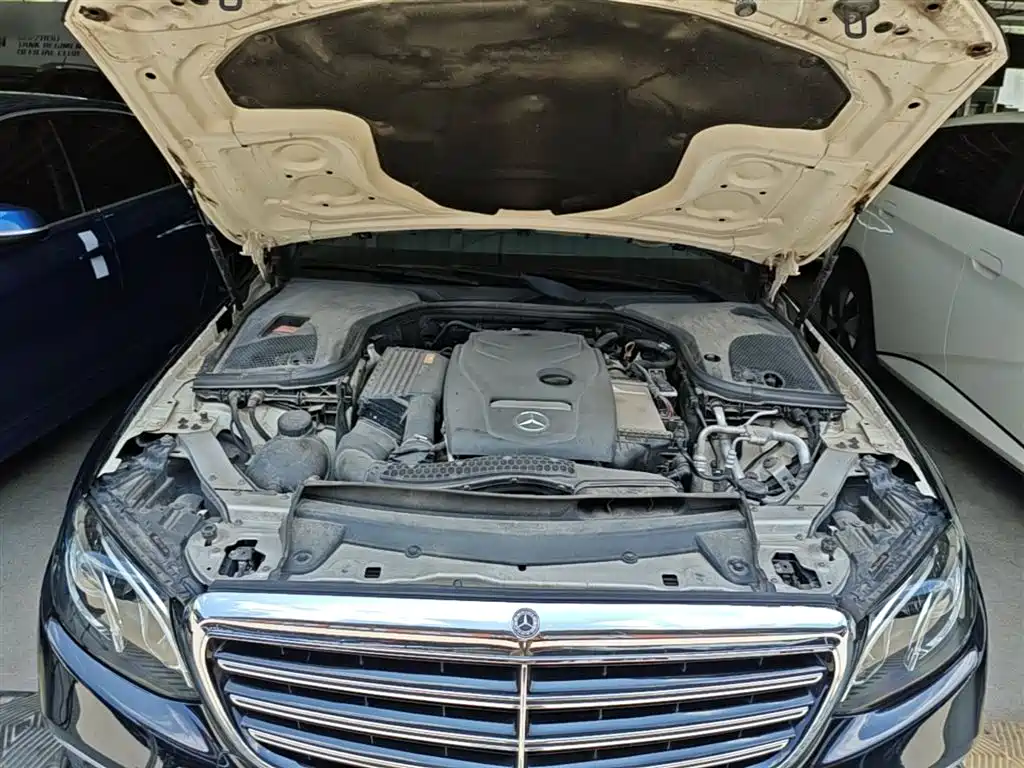 Mercedes-Benz E-Class 2018 — фото 20