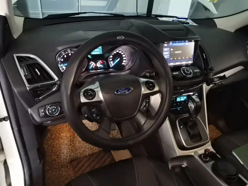 Ford Kuga 2014 — фото 11