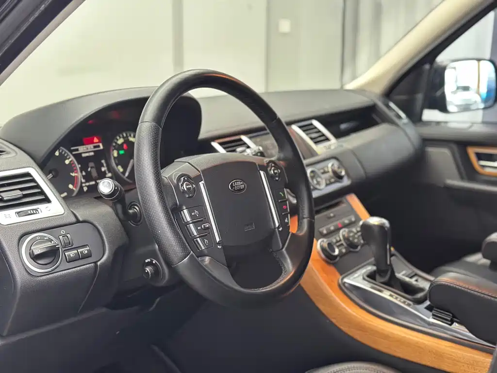 Land Rover Sport 2012 — фото 17