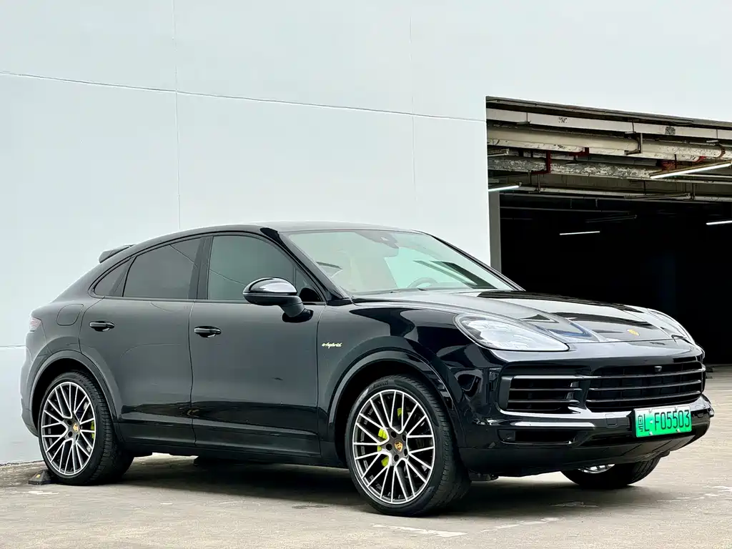 Porsche Cayenne Hybrid 2021 — фото 3