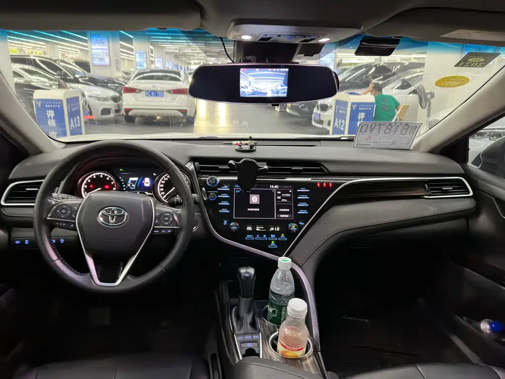 Toyota Camry 2019 — фото 8
