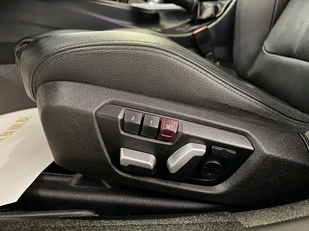 BMW 3 Series 2017 — фото 9