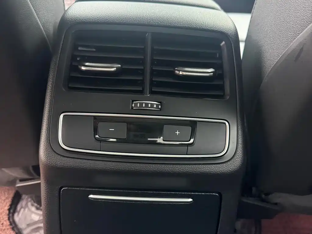 Audi A4L 2021 — фото 18