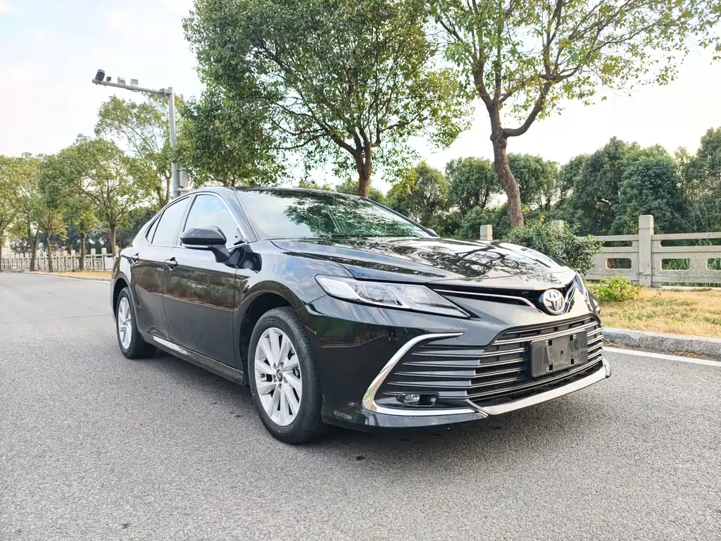 Toyota Camry 2024 — фото 3