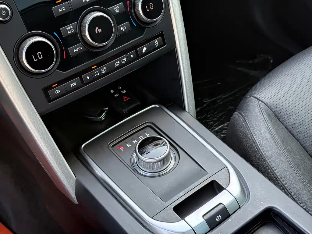 Land Rover Discovery Sport 2016 — фото 19