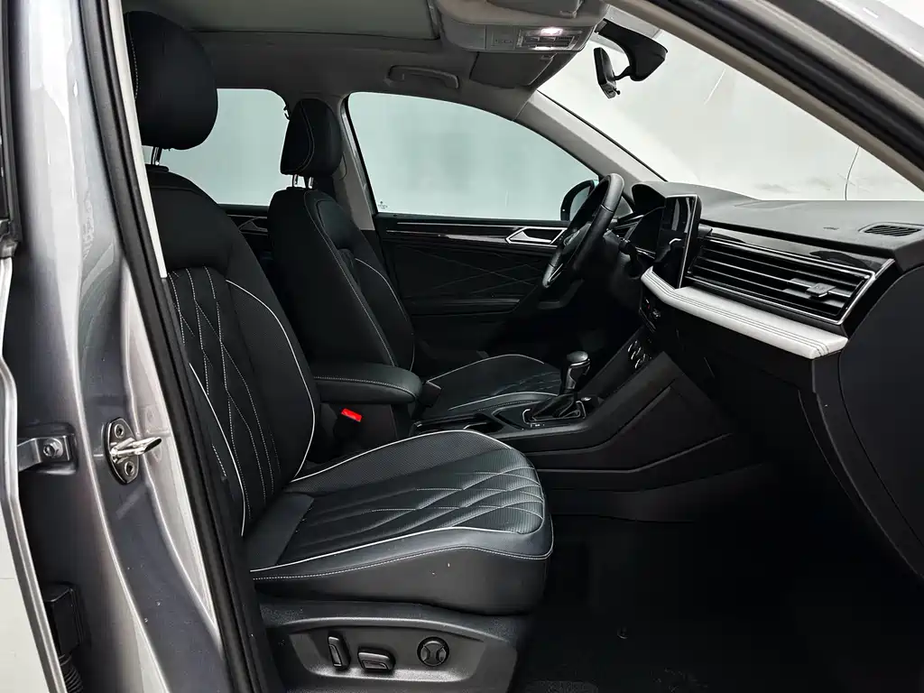 Volkswagen Tiguan L 2023 — фото 21
