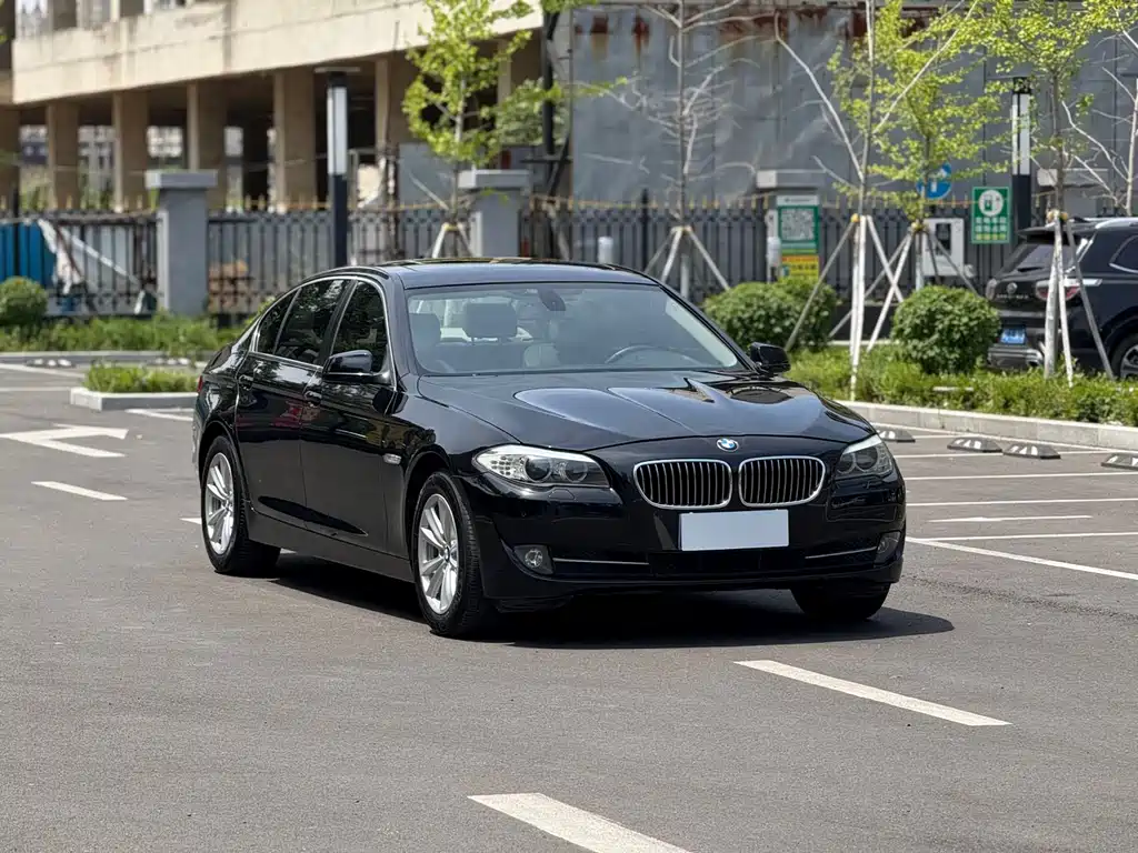 BMW 5 Series 2012 — фото 3