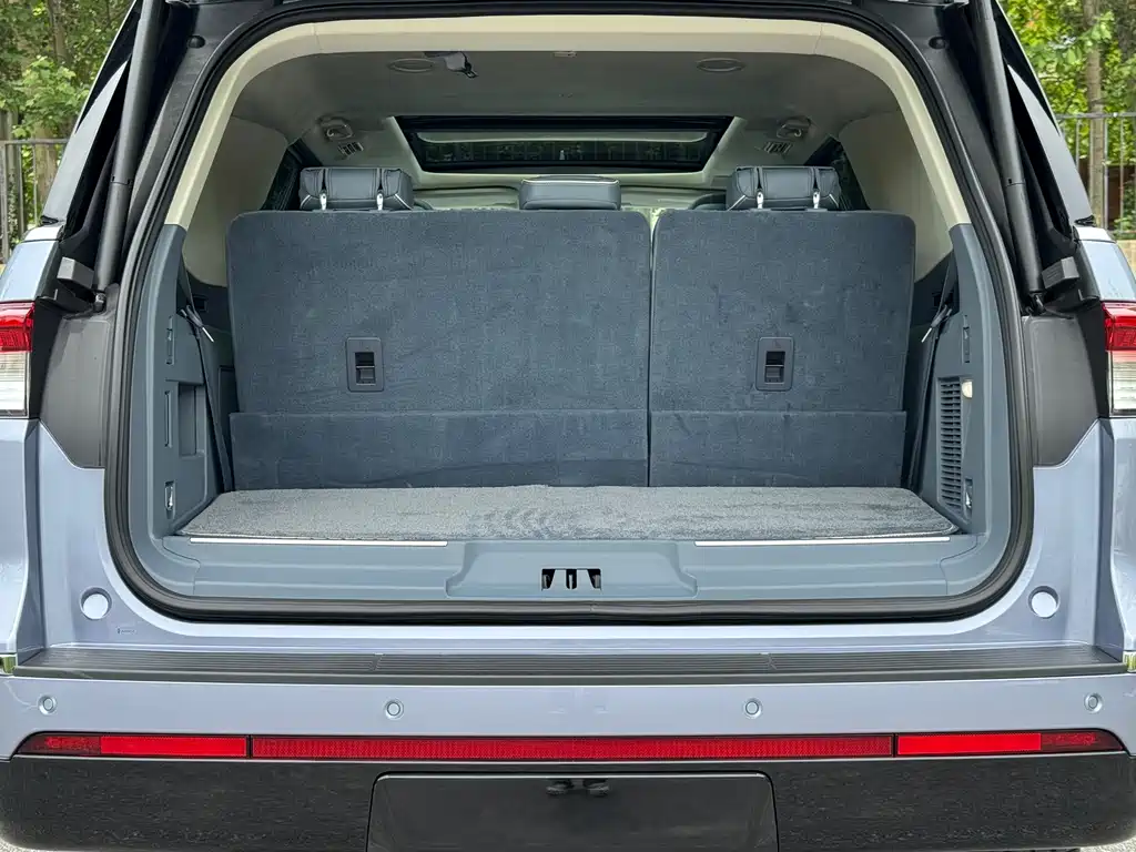 Lincoln Navigator 2023 — фото 18