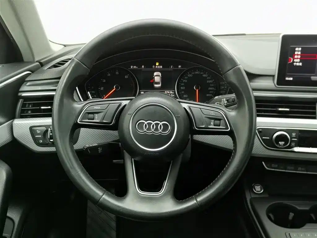Audi A4L 2017 — фото 11