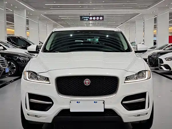 Jaguar F-PACE 2017