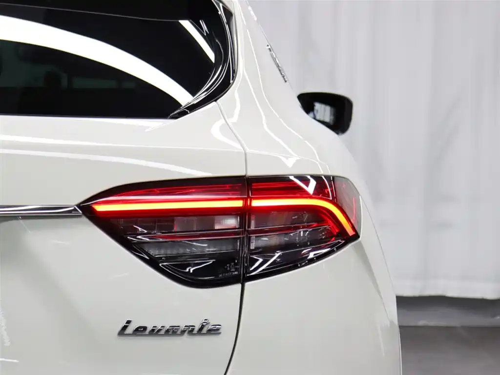 Maserati Levante 2024 — фото 24