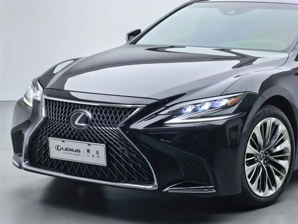 Lexus LS 2019 — фото 13