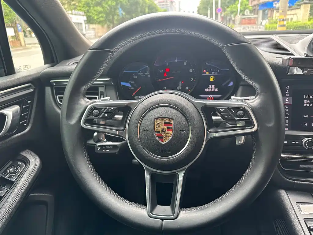 Porsche Macan 2021 — фото 26