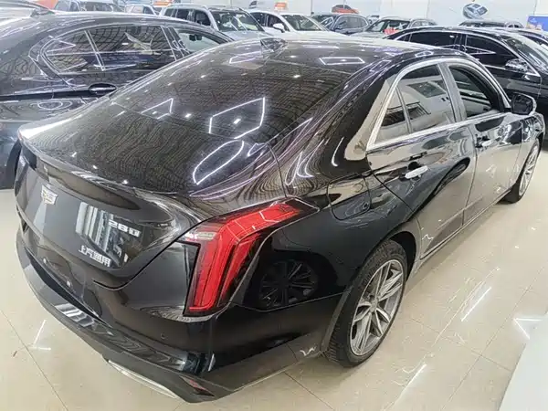 Cadillac CT4 2021