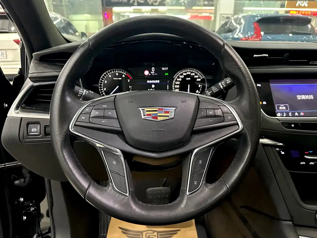 Cadillac XT5 2019 — фото 8