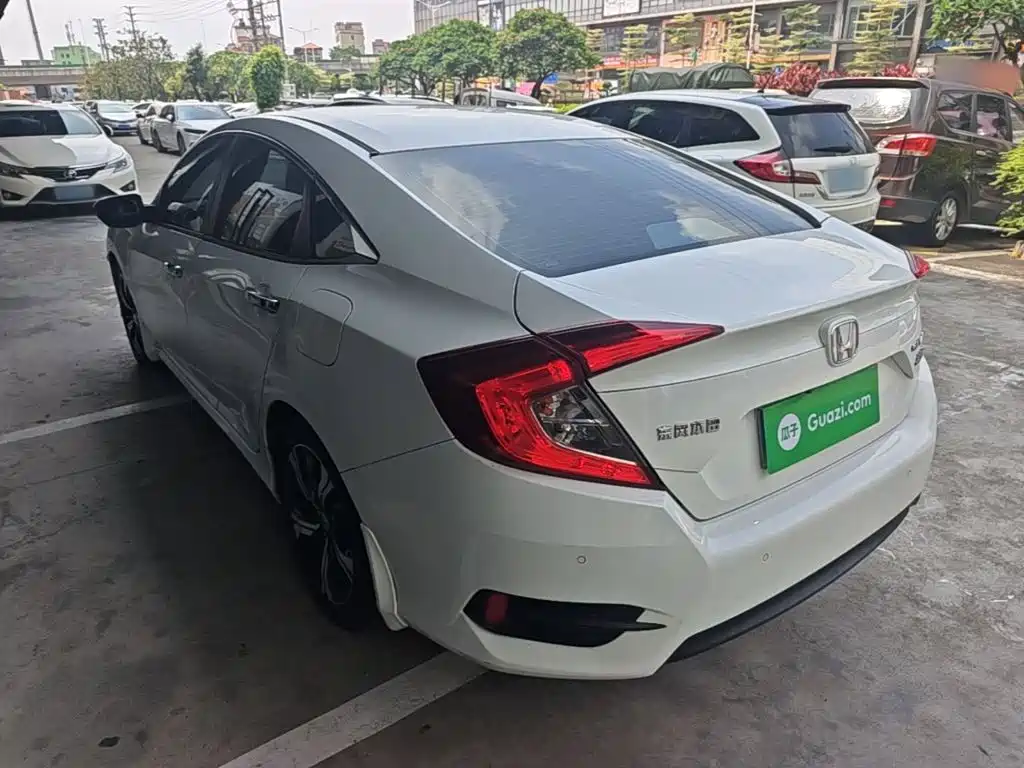 Honda Civic 2017 — фото 23