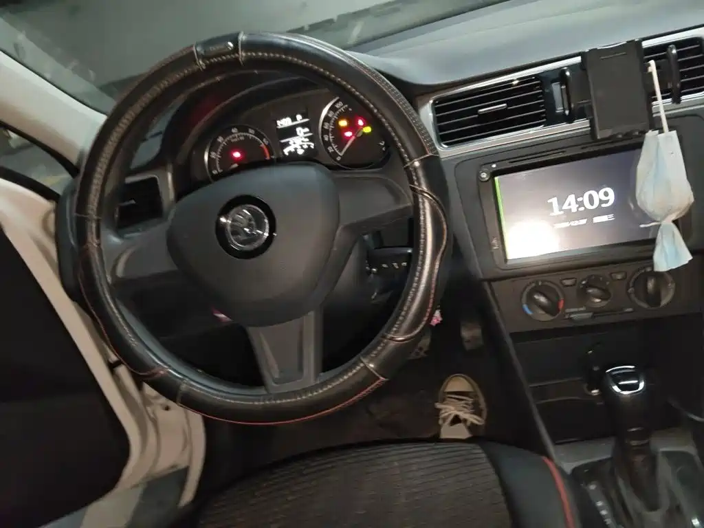 Skoda Rapid Spaceback 2016 — фото 3