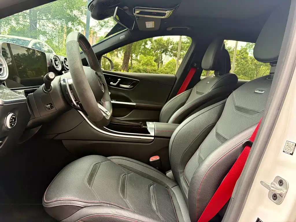 Mercedes-Benz C-Class AMG 2025 — фото 14