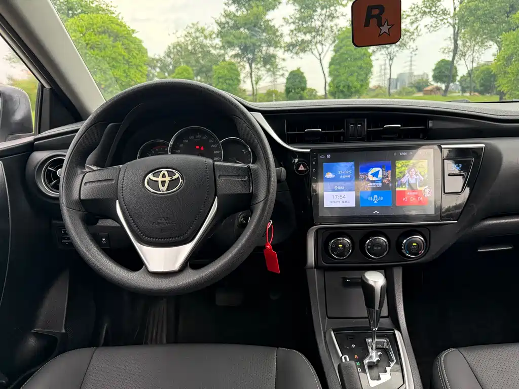 Toyota Corolla 2017 — фото 10
