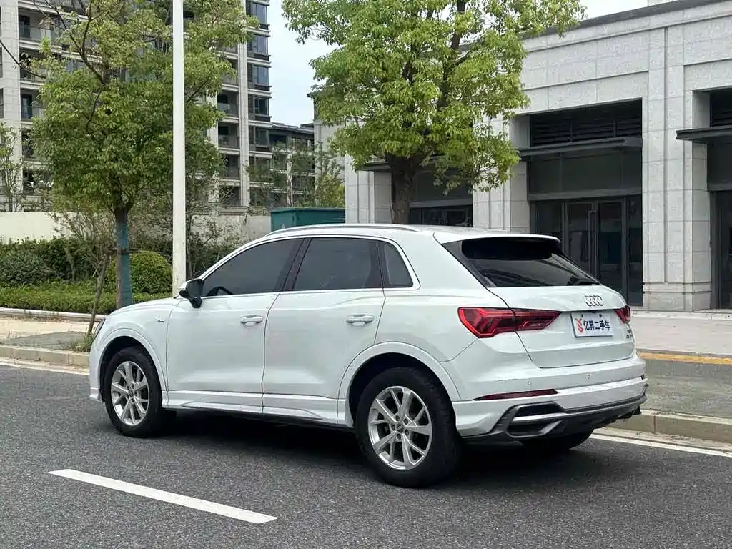 Audi Q3 2019 — фото 4