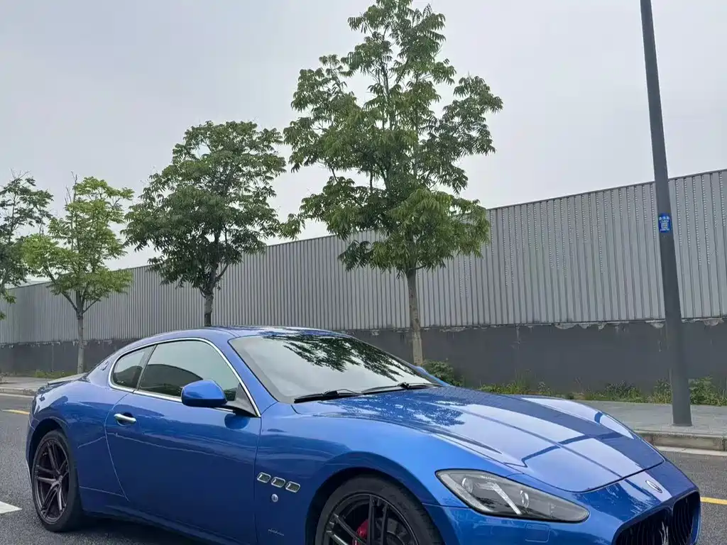 Maserati GranTurismo 2015 — фото 2