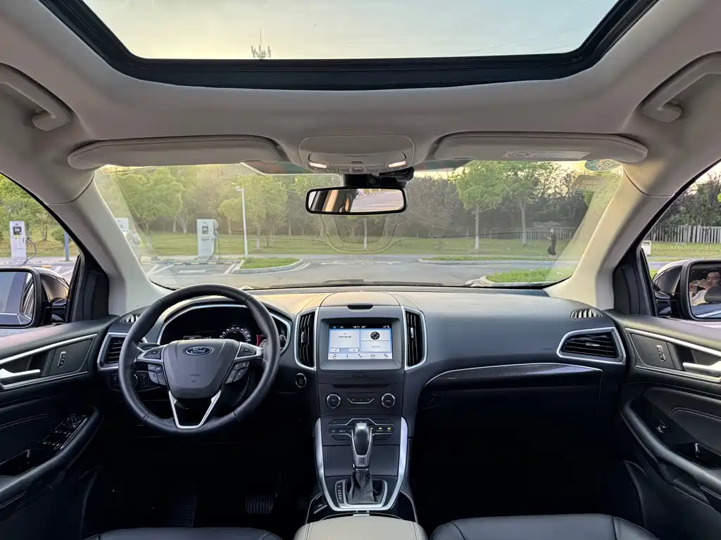 Ford Edge 2017 — фото 13