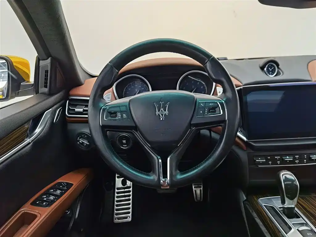 Maserati Ghibli 2014 — фото 11