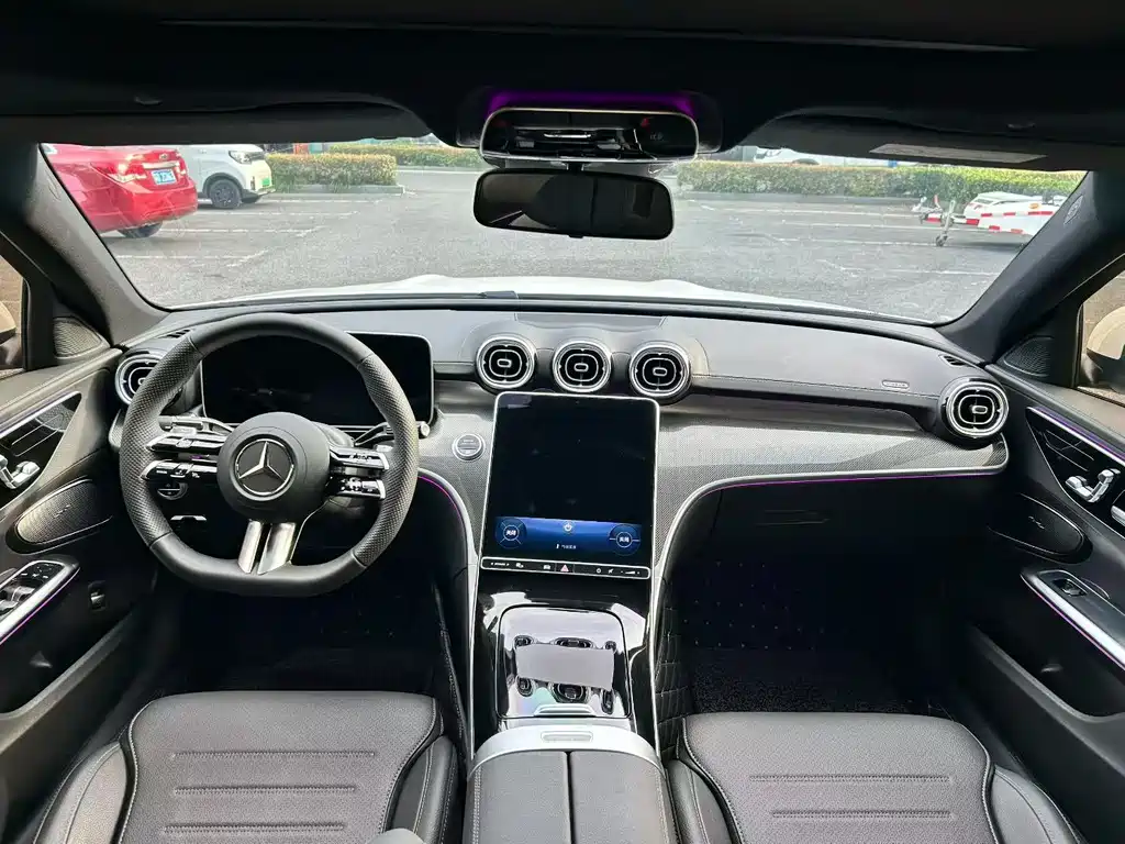 Mercedes-Benz C-Class 2025 — фото 6