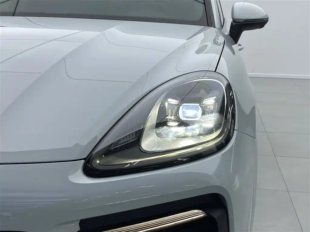 Porsche Cayenne Hybrid 2020 — фото 12