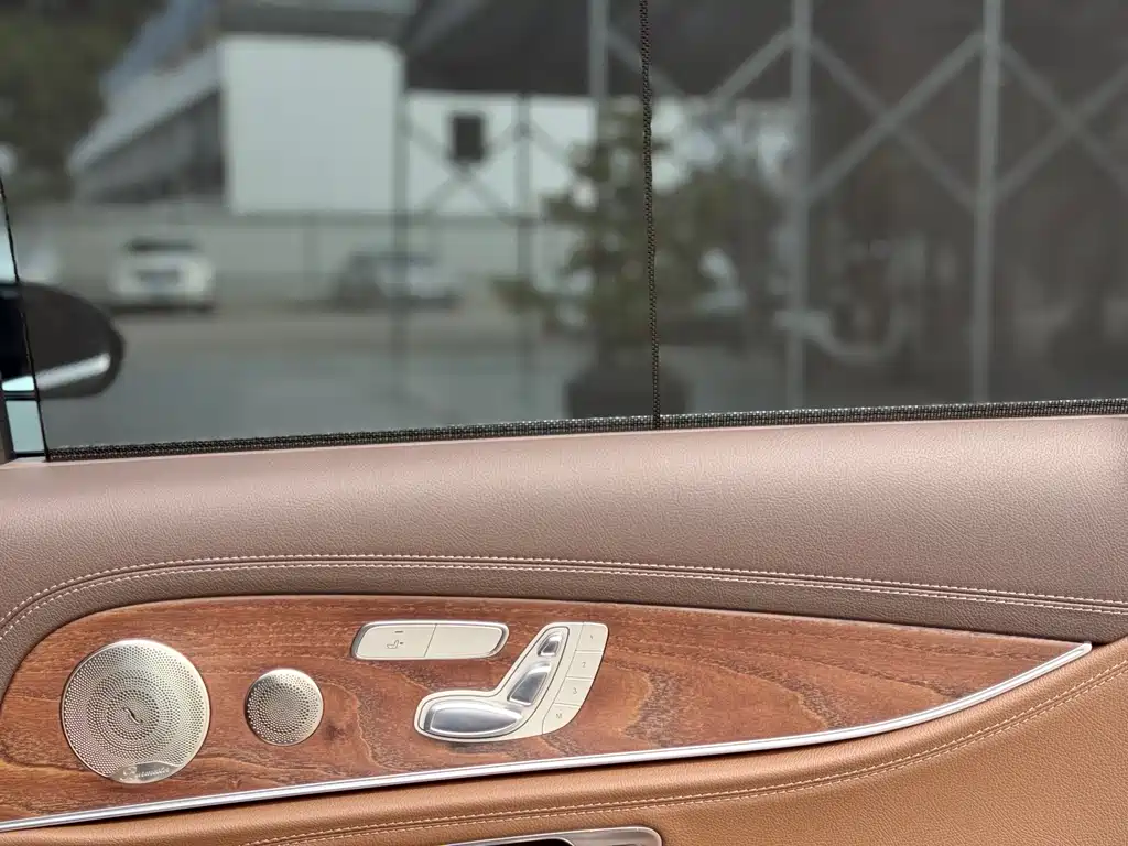 Mercedes-Benz E-Class 2023 — фото 18