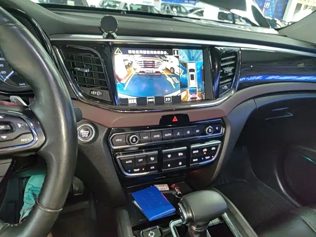 GAC Motor Trumpchi GS8 2017 — фото 13