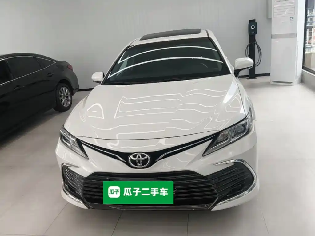Toyota Camry 2024 — фото 3