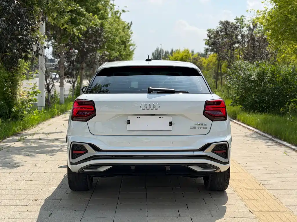 Audi Q2L 2022 — фото 23