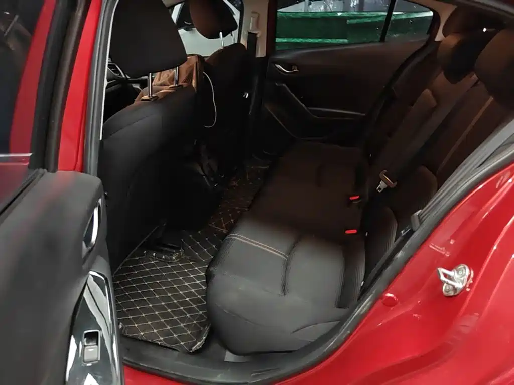 Mazda 3 Axela 2017 — фото 17