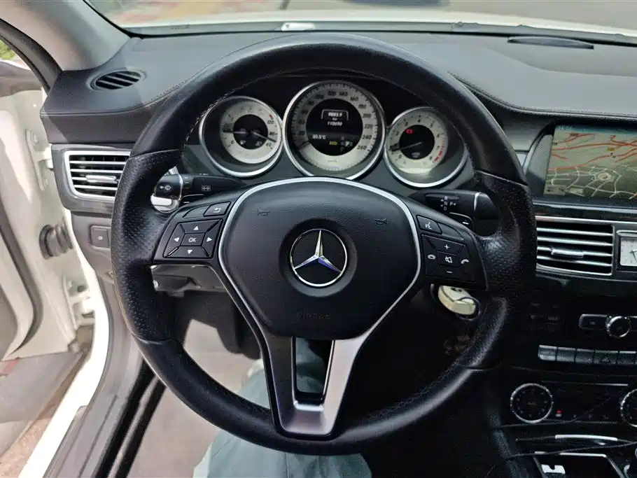 Mercedes-Benz CLS 2013 — фото 15
