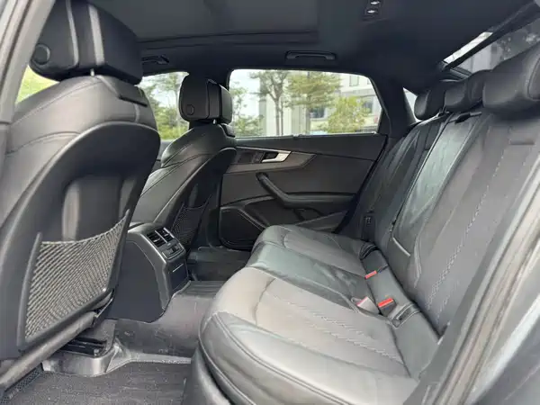 Audi A4L 2019